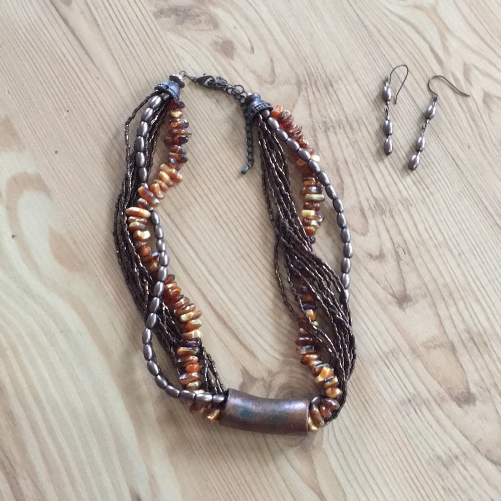 Necklace and earring set